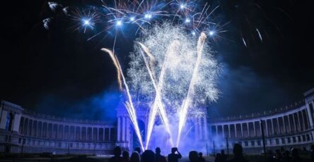 Découvrez l'univers des feux d'artifice et des fumigènes